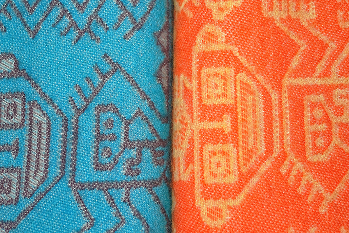 秘鲁, 橙色羊驼毯子