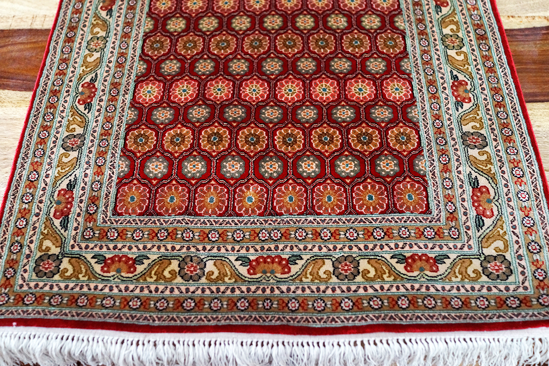 伊朗，东方丝绸地毯