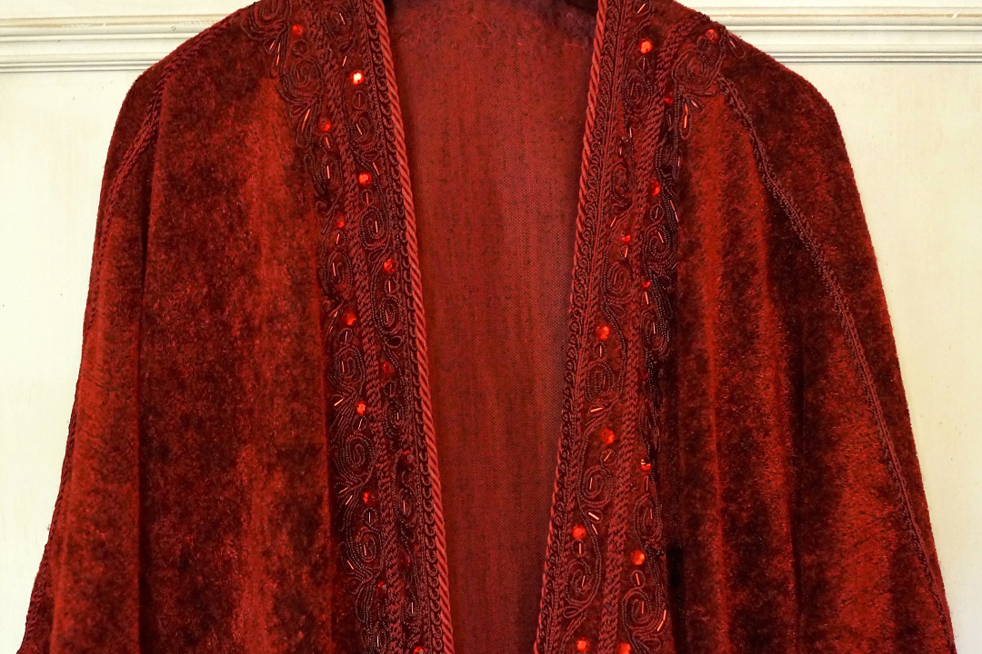 Liban, Czerwony Orientalny Szlafrok