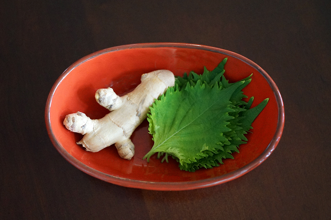 Fresh Ginger, Green Shiso Leaves