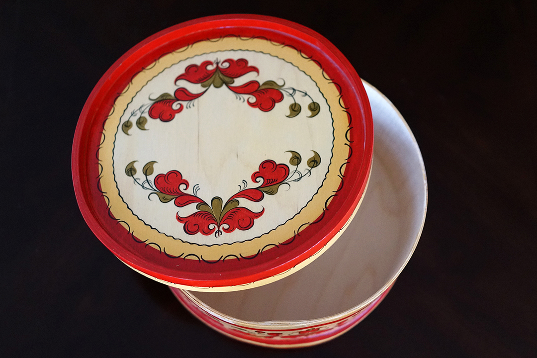 Rosja, Czerwone Drewniane Pudełko