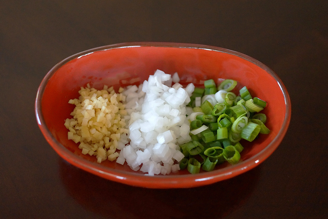 Young Ginger, White Onion, Green Onion