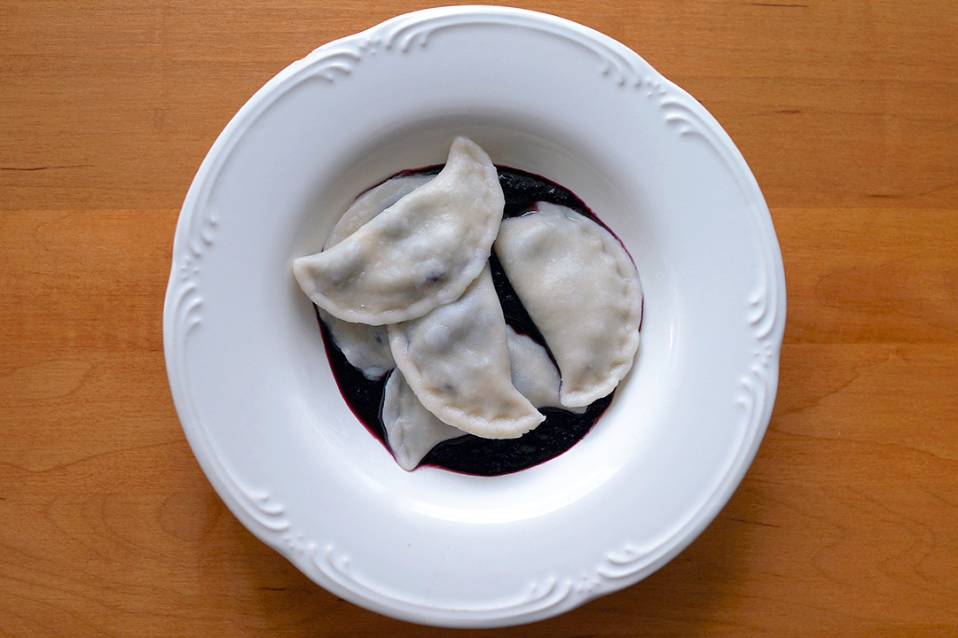 波兰，蓝莓饺子