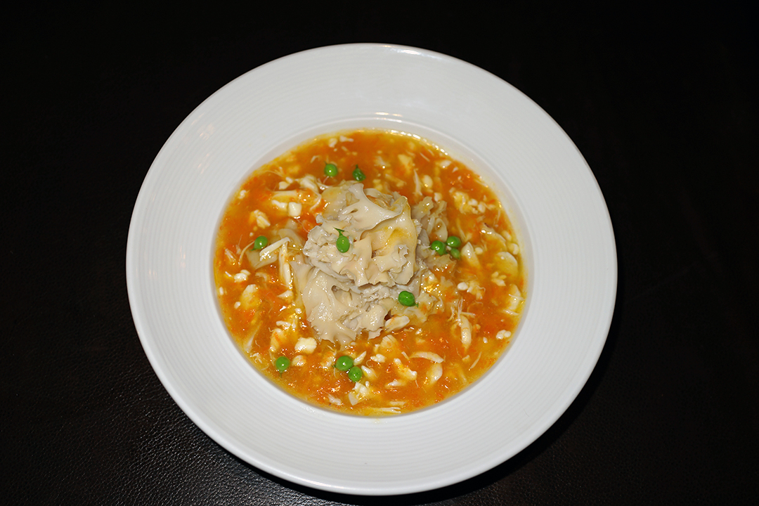 China, Cantonese Cuisine, Poached Crabmeat with Mushrooms