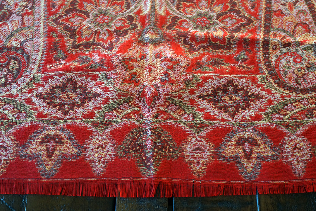 Indie, Czerwony Szal